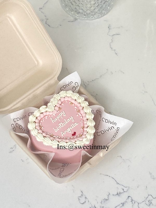 Extra Girly Vintage Bento Cake