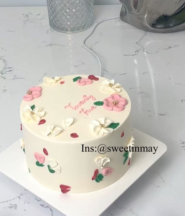 Piped Floral Cake