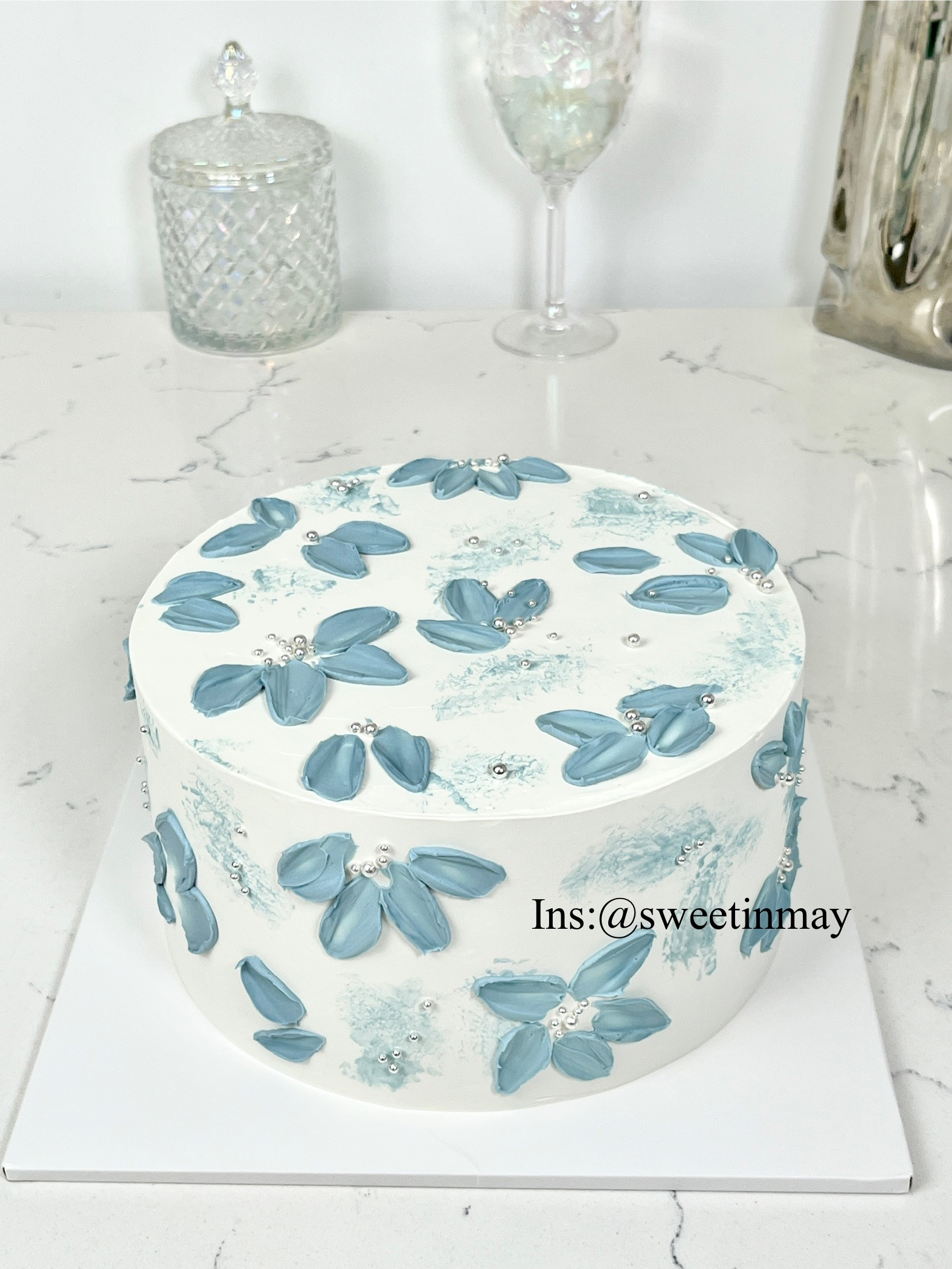 Brush Stroke Minimalist Cake