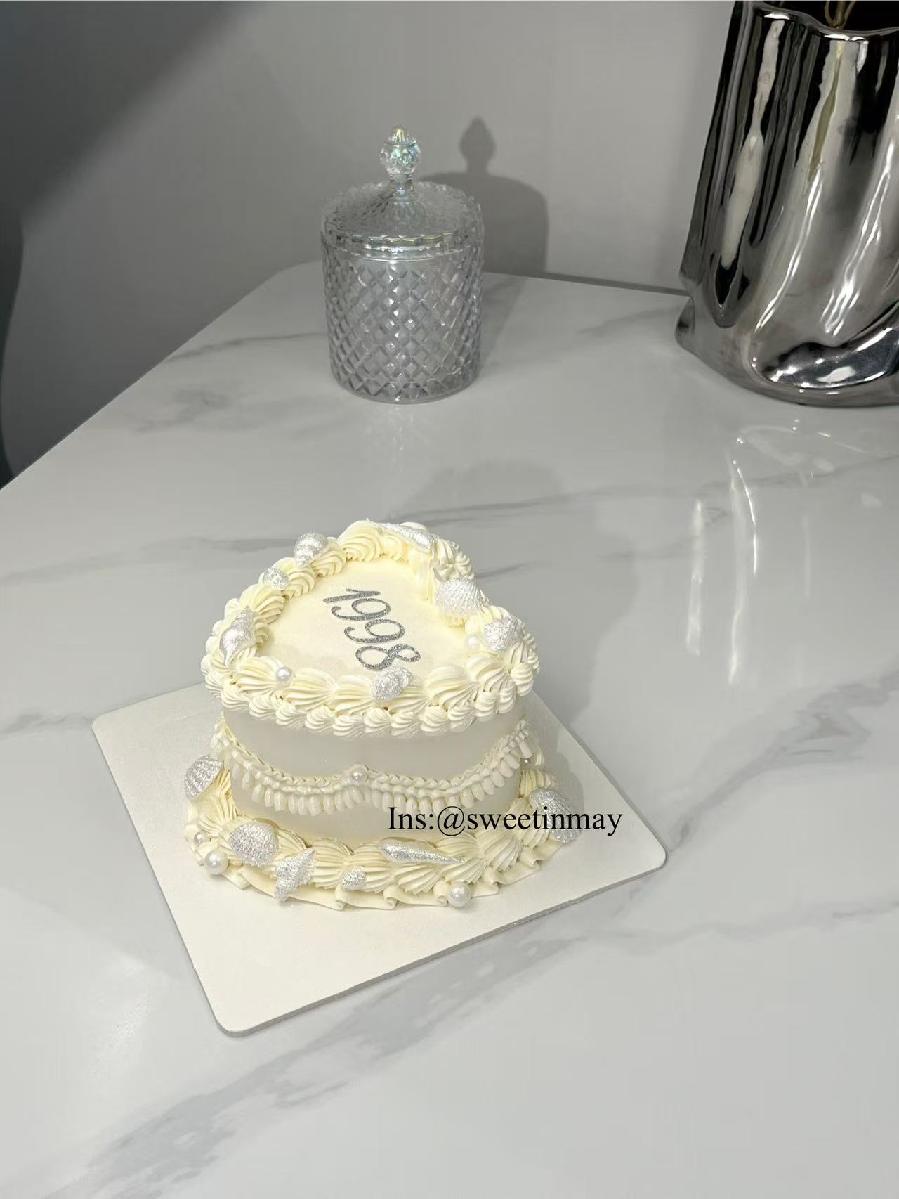 Seashell - Themed Heart Cake - Image 4