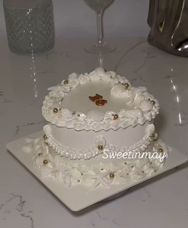 Seashell – Themed Heart Cake