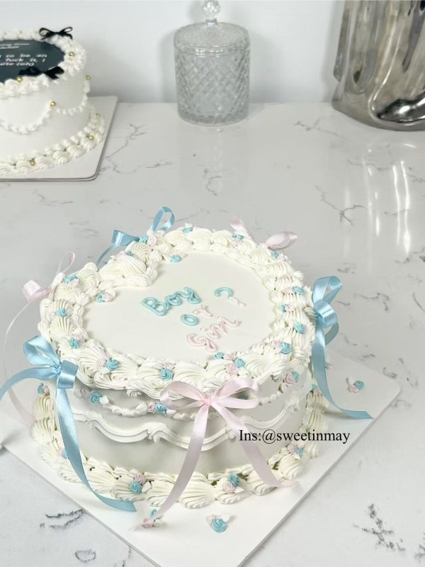 Lambeth Heart Gender-Reveal Cake